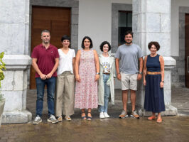 EL AYUNTAMIENTO DE ELGOIBAR FIRMA UN CONVENIO CON EL COLEGIO OFICIAL DE FARMACÉUTICOS DE GIPUZKOA PARA LA DETECCIÓN SOCIOSANITARIA