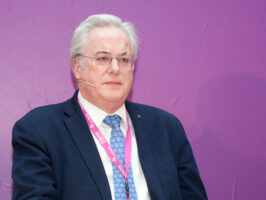 ATENCIÓN FARCÉUTICA SÍ, ATENCIÓN FARCÉUTICA COMUNITARIA NO