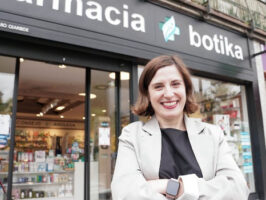 IZARO OYARBIDE: "ME GUSTARÍA LIDERAR EL COLEGIO DESDE LA CALLE, A PIE DE FARMACIA"