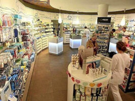 'OSASUNA GERTUTIK': LAS FARMACIAS GUIPUZCOANAS REIVINDICAN SU PAPEL COMO EL PRIMER ESCUDO DE CONFIANZA DE LA SALUD